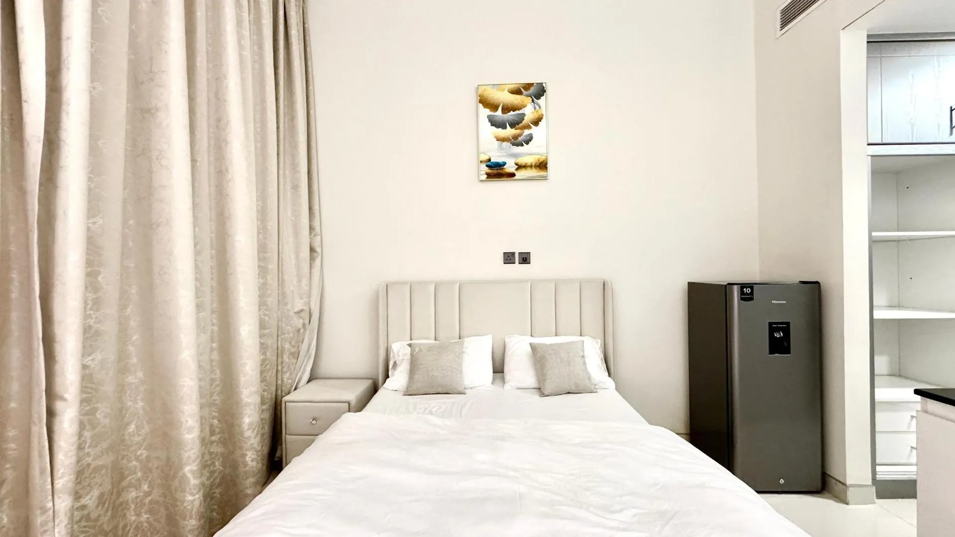 Al Manara Premium Deluxe Studio Dubai