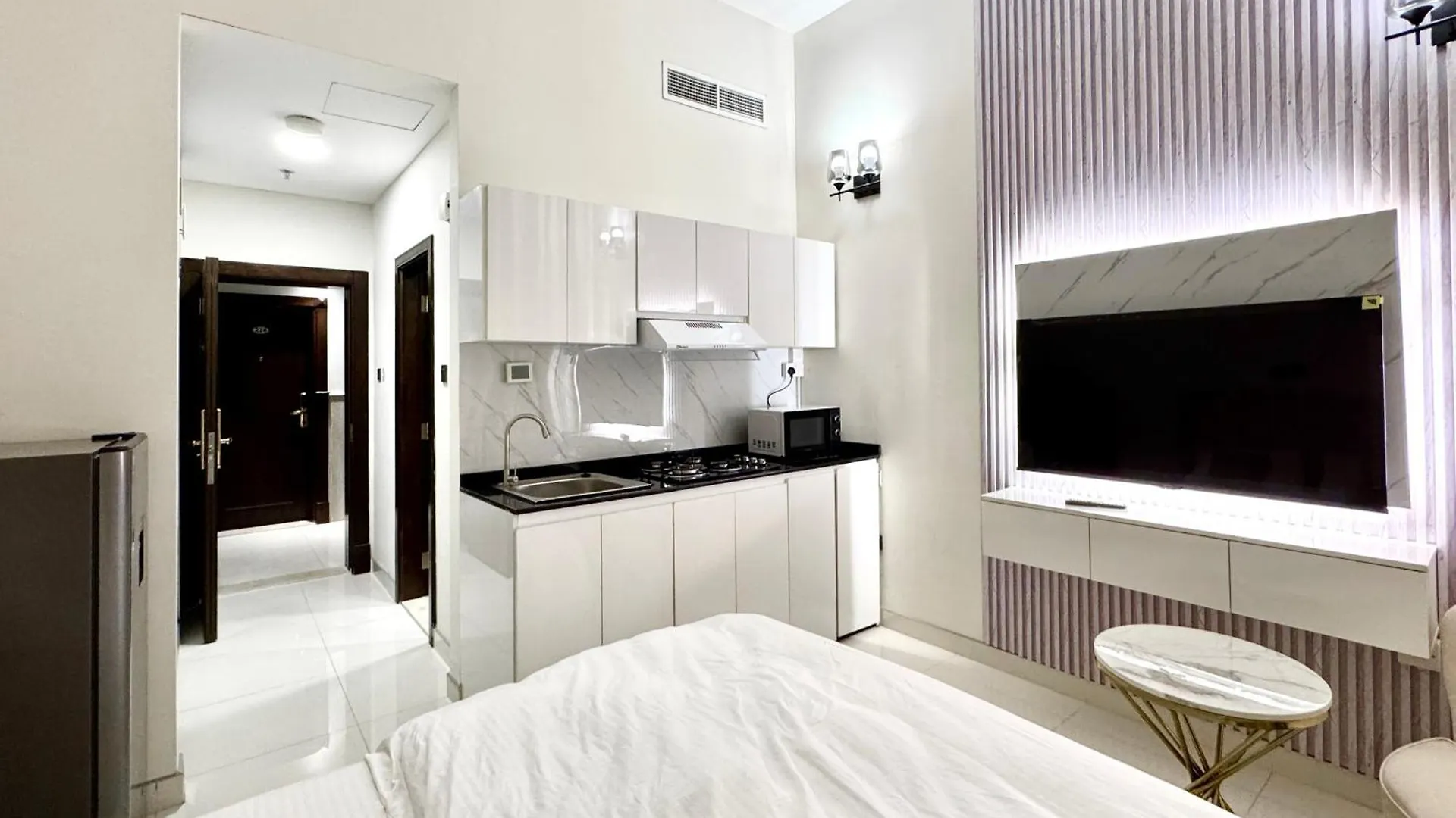 Al Manara Premium Deluxe Studio Dubai 0*,  United Arab Emirates